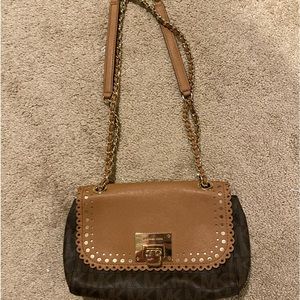 Michael kors cross body bag in like new condition!